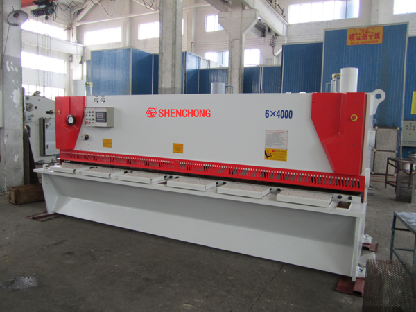 QC11Y-6mmX4000mm液壓閘式剪板機(jī)2.jpg.jpg QC11Y-6mmX4000mm液壓閘式剪板機(jī)2.jpg.jpg