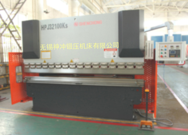 WC67Y-100T3200液壓折彎?rùn)C(jī)圖片4.jpg WC67Y-100T3200液壓折彎?rùn)C(jī)圖片4.jpg