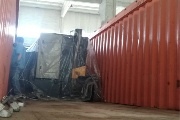 神沖液壓數(shù)控折彎機.jpg 神沖液壓數(shù)控折彎機.jpg