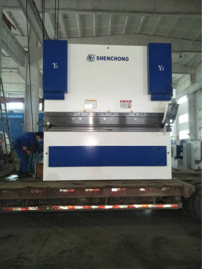 裝車數(shù)控折彎機(jī)